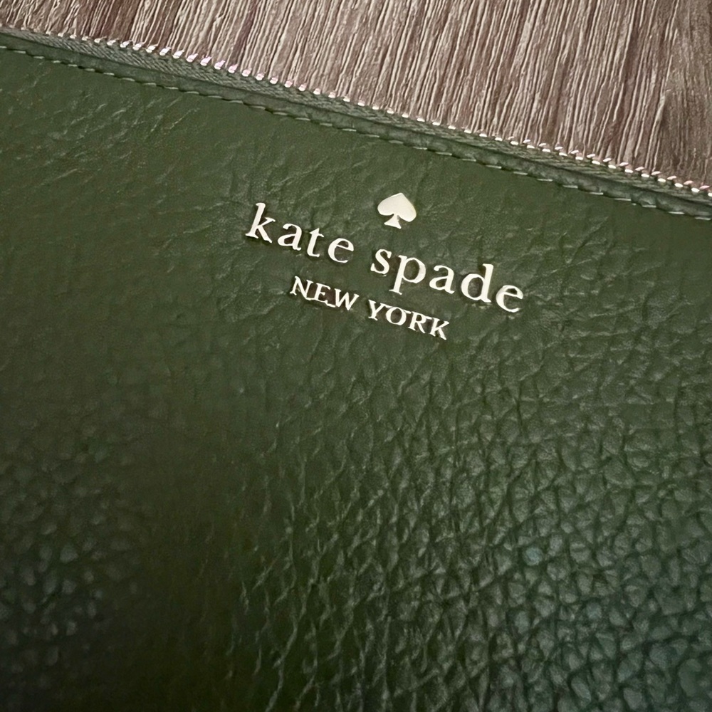 Kate Spade Forest Green Leather Pouch - Picture 2 of 8